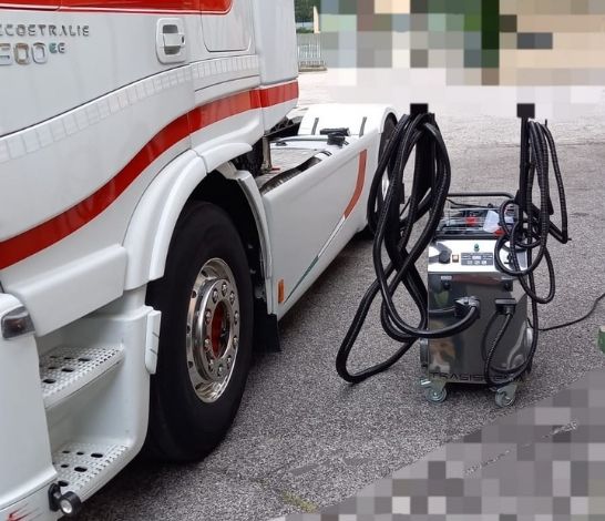 PULIZIA CABINE TRUCK E CAMION (2).jpg